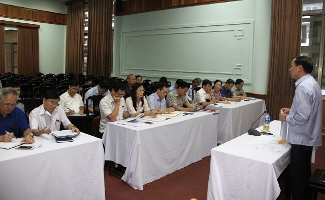 Ngày làm việc thứ hai, Kỳ họp thứ sáu, HĐND tỉnh khóa XVII: Các đại biểu thảo luận tại tổ