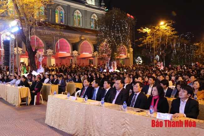 Chủ tịch UBND tỉnh Nguyễn Đình Xứng dự Lễ Giáng sinh năm 2018