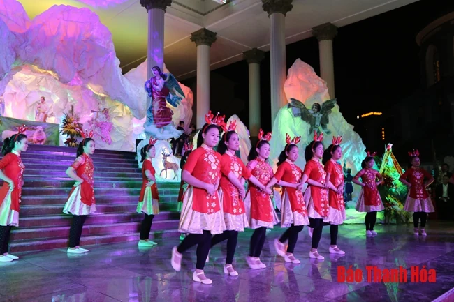 Chủ tịch UBND tỉnh Nguyễn Đình Xứng dự Lễ Giáng sinh năm 2018
