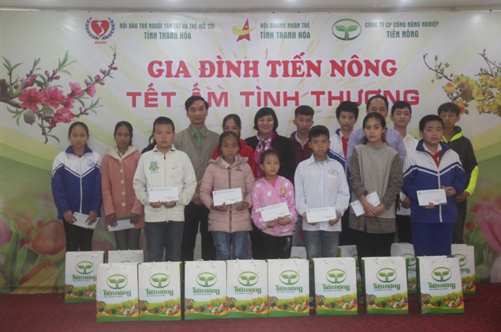 Công ty CP Công Nông nghiệp Tiến Nông tổ chức vui Tết Kỷ Hợi cho trẻ mồ côi 