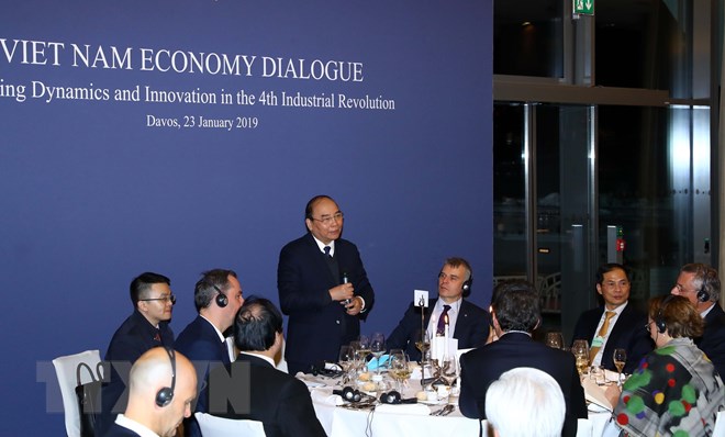 Thủ tướng Nguyễn Xuân Phúc đối thoại với các tập đoàn toàn cầu về kinh tế Việt Nam