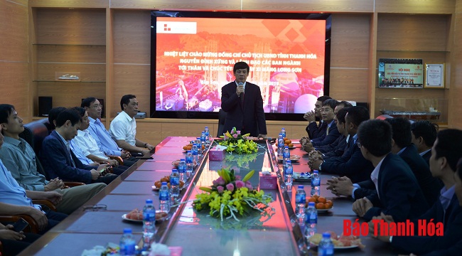 Chủ tịch UBND tỉnh chúc Tết thị xã Bỉm Sơn , dự lễ ra quân sản xuất đầu năm tại các doanh nghiệp sản xuất xi măng trên địa bàn thị xã