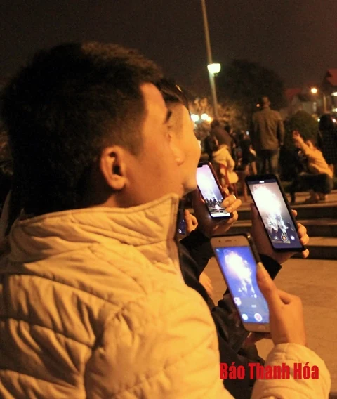 Rực rỡ pháo hoa đón chào năm mới Kỷ Hợi 2019