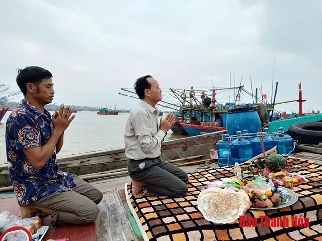 Tục “mở cửa biển” đầu năm mới của ngư dân