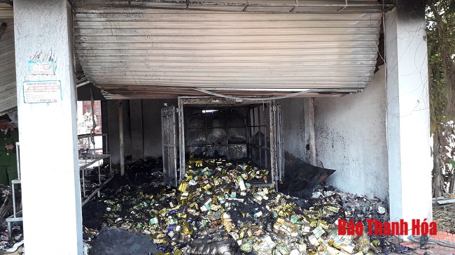 Cháy cửa hàng kinh doanh chè, thuốc lào ở huyện Quảng Xương
