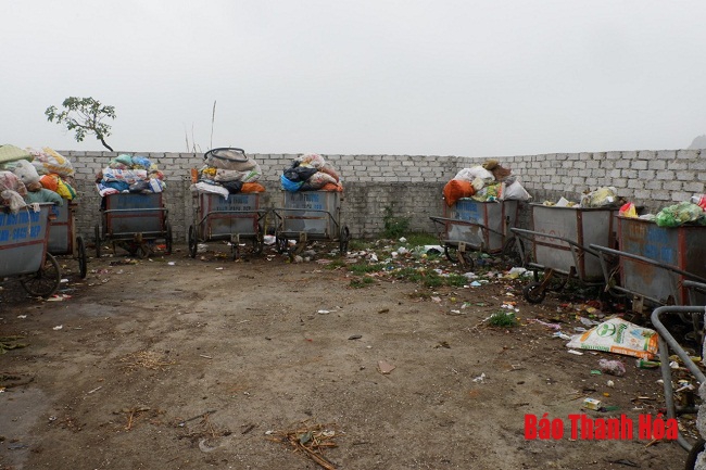 Xã Đông Quang: Bãi tập kết rác gây ô nhiễm môi trường nghiêm trọng