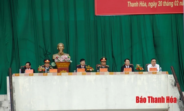 Chủ tịch UBND tỉnh Nguyễn Đình Xứng tham dự lễ giao nhận quân tại huyện Quảng Xương