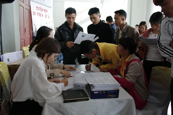 Sôi động ngày hội việc làm Huyện Như Xuân năm 2019