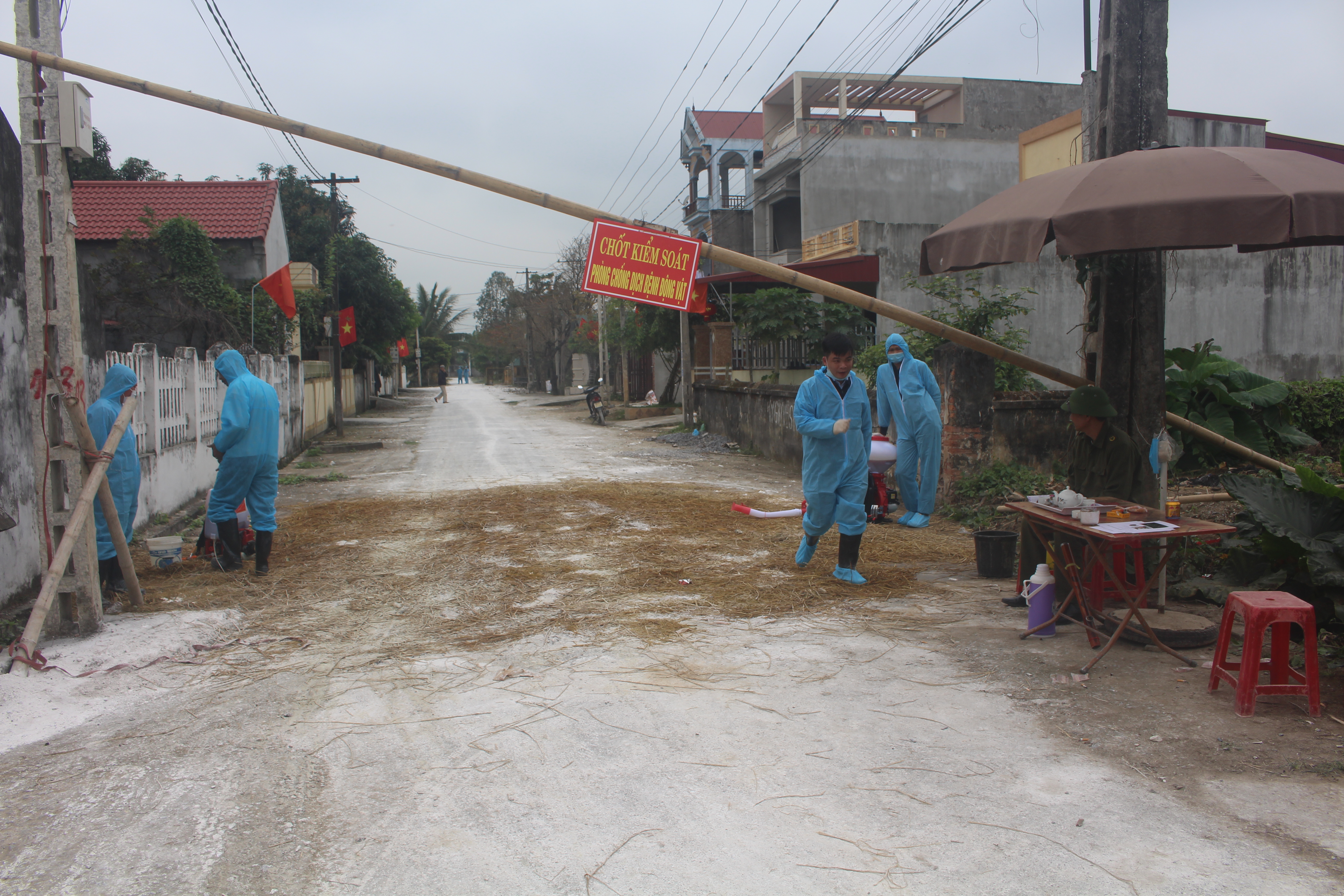 Đoàn công tác Bộ Nông nghiệp và Phát triển nông thôn kiểm tra, chỉ đạo công tác phòng chống dịch tả lợn châu Phi