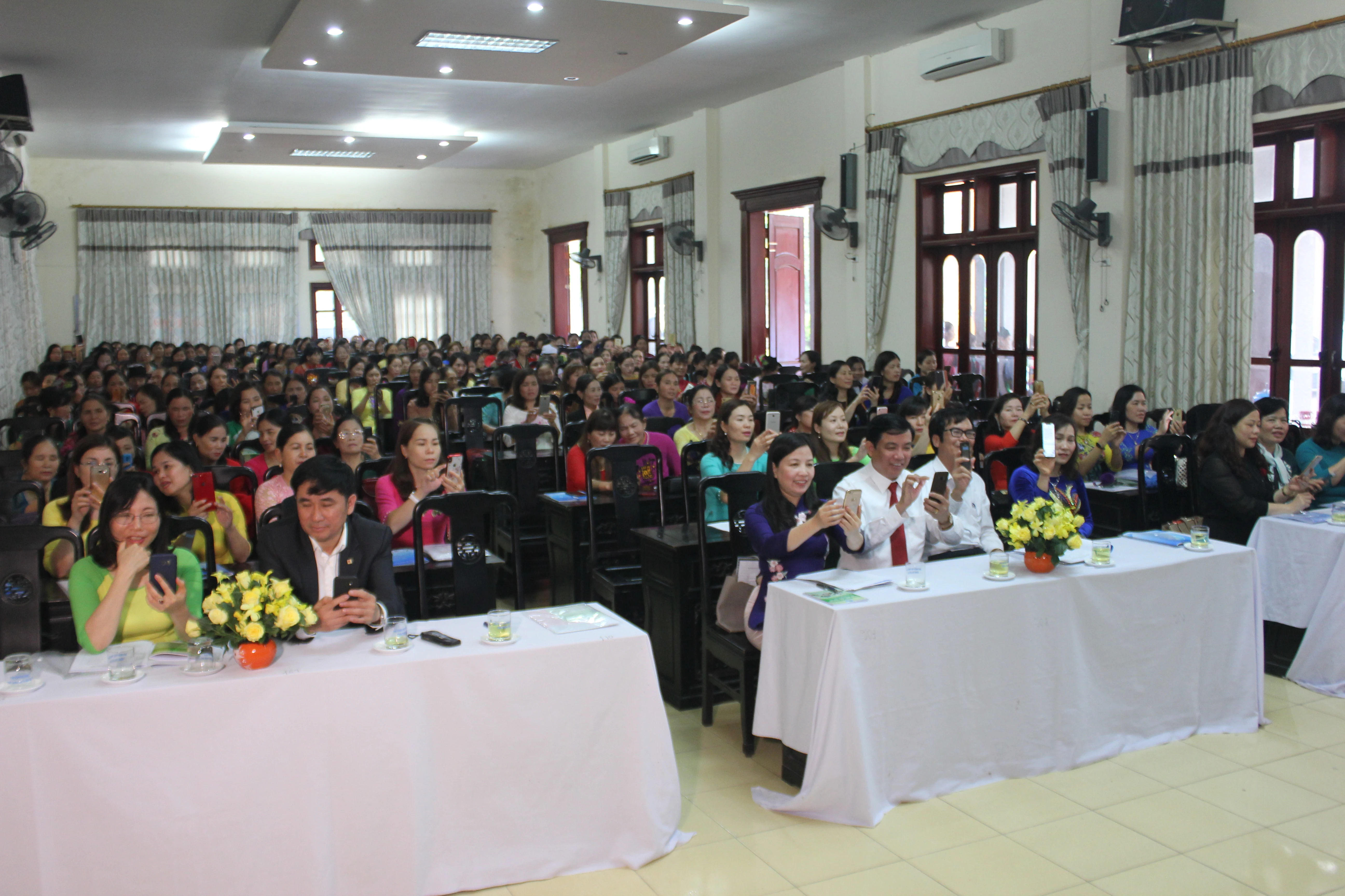 Hưởng ứng “Năm an toàn cho phụ nữ và trẻ em” và Biểu dương 200 điển hình tiên tiến trong hoạt động câu lạc bộ “Gia đình 5 không 3 sạch”