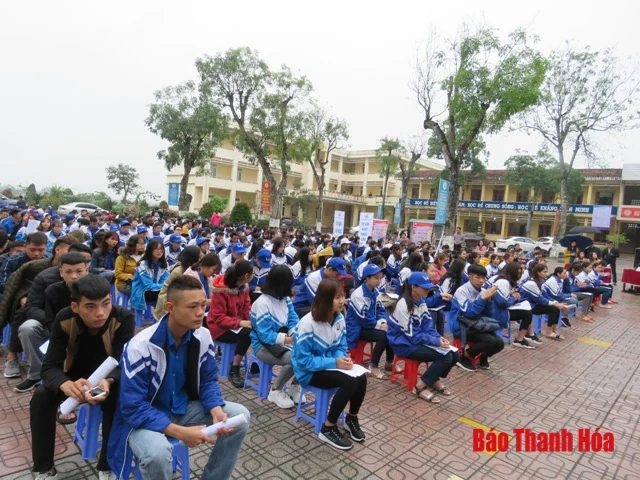 1.826 đoàn viên, thanh niên, học sinh được tư vấn hướng nghiệp, tuyển sinh, du học và xuất khẩu lao động
