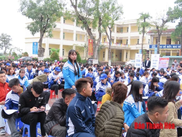 1.826 đoàn viên, thanh niên, học sinh được tư vấn hướng nghiệp, tuyển sinh, du học và xuất khẩu lao động