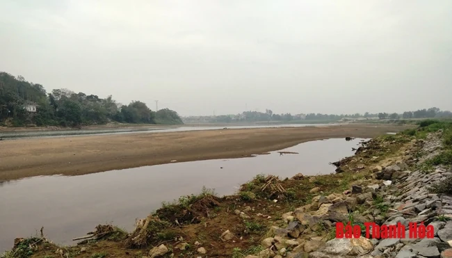 Cuộc sống của dân xã Yên Thọ bị đảo lộn vì thiếu nước sinh hoạt