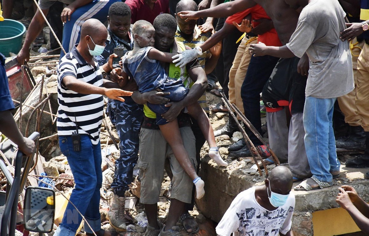 Vụ sập nhà chung cư 3 tầng tại Nigeria: Ít nhất 8 người đã tử vong