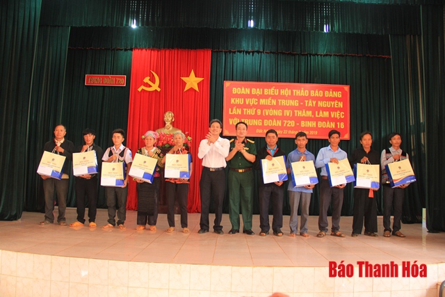 Gần 300 đại biểu tham dự Hội thảo báo Đảng miền Trung - Tây Nguyên tại Đắk Nông