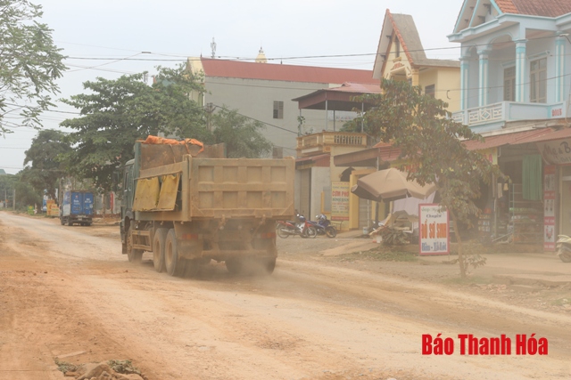 Đường tỉnh 518 qua xã Yên Lâm xuống cấp nghiêm trọng