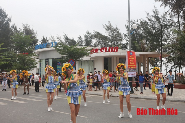 Carnival sôi động, đầy sắc màu tại TP biển Sầm Sơn