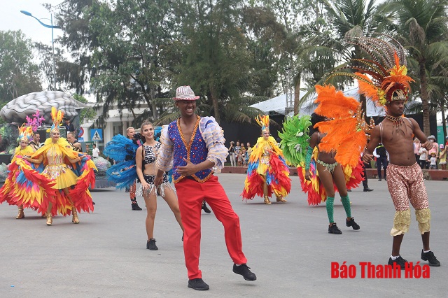 Carnival sôi động, đầy sắc màu tại TP biển Sầm Sơn