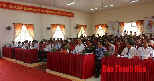 Xã Hoằng Giang (Hoằng Hóa) đón Bằng công nhận xã đạt chuẩn nông thôn mới