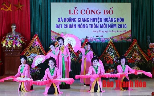 Xã Hoằng Giang (Hoằng Hóa) đón Bằng công nhận xã đạt chuẩn nông thôn mới