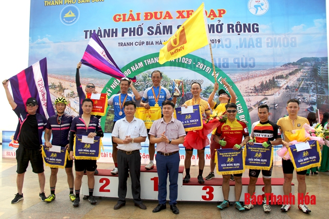 400 tay đua tranh tài tại Giải đua xe đạp TP Sầm Sơn mở rộng năm 2019