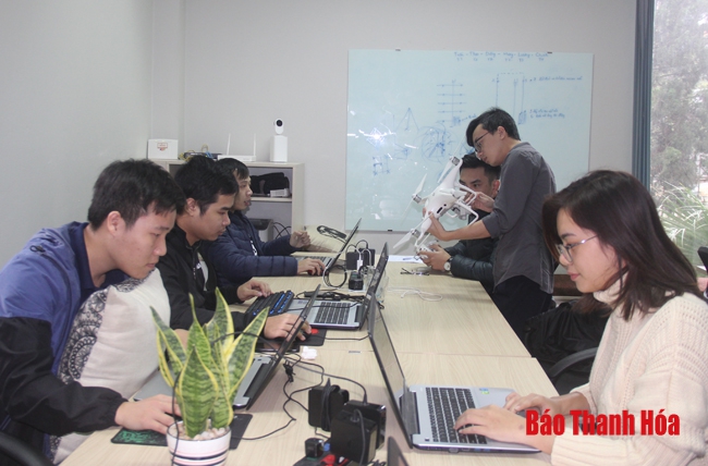 Doanh nghiệp “khát” lao động chuyên môn cao