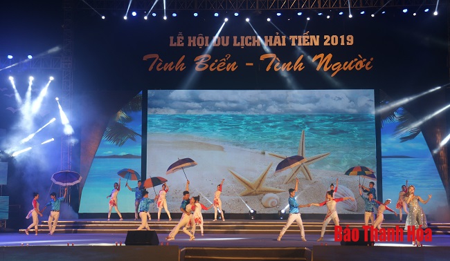 Khai hội du lịch biển Hải Tiến năm 2019