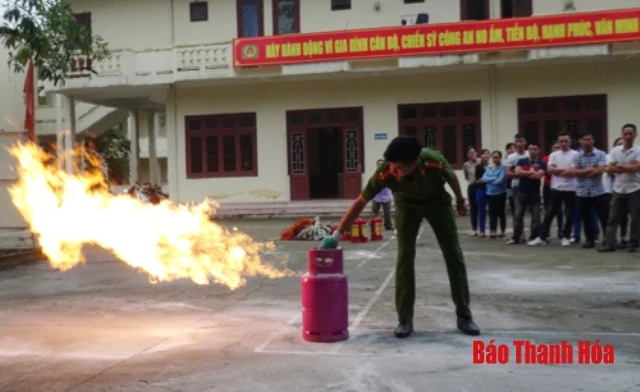 Tập huấn PCCC và CNCH cho các cơ sở kinh doanh xăng dầu, gas trên địa bàn TP Sầm Sơn