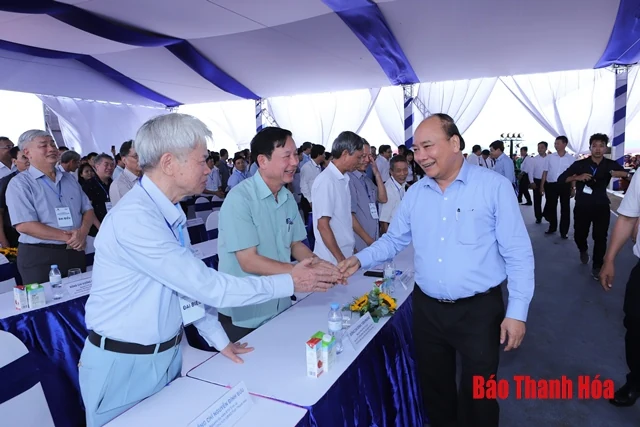 Hình ảnh hoạt động của Thủ tướng Chính phủ Nguyễn Xuân Phúc nhân dịp kỷ niệm 990 năm Thanh Hóa