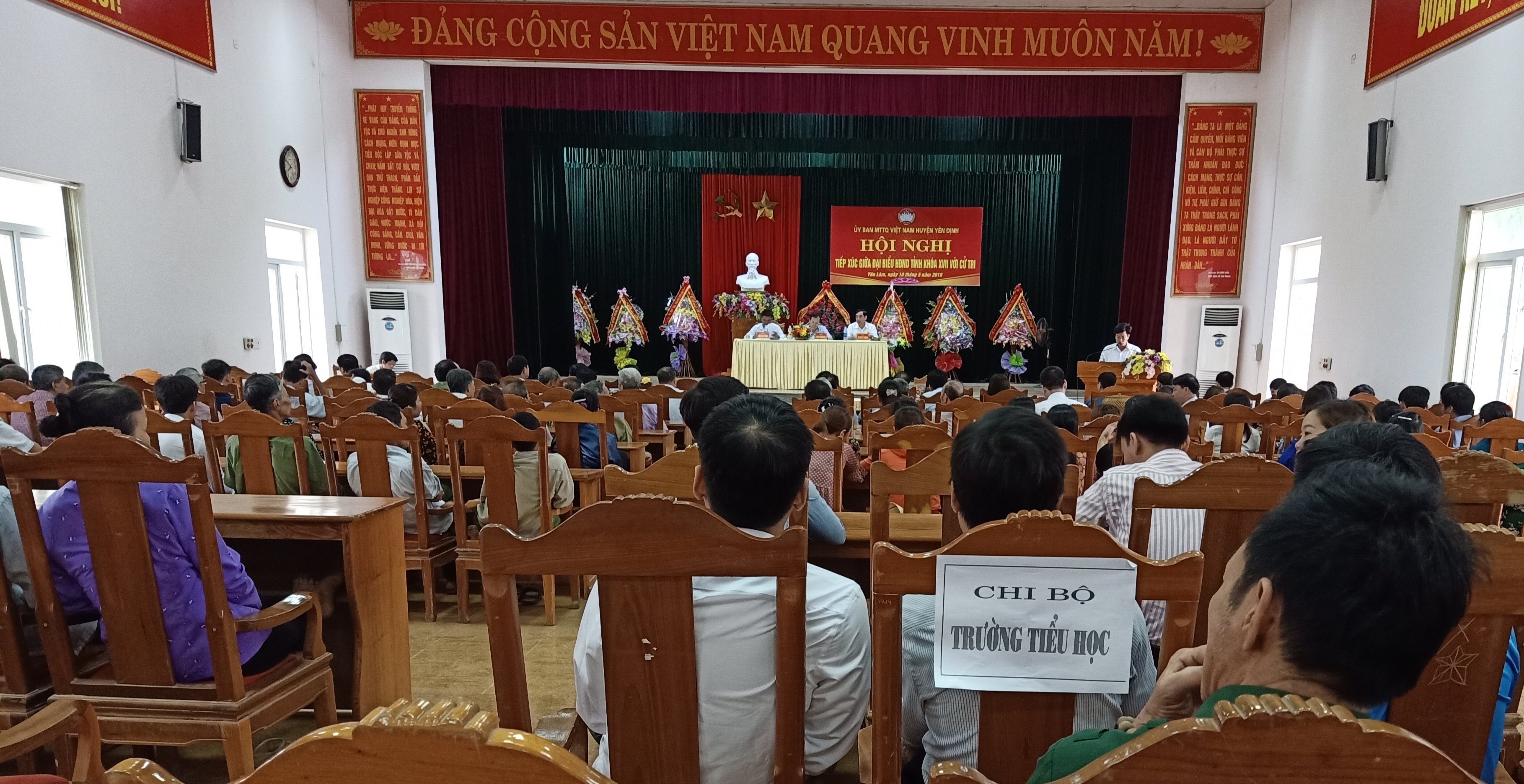 Đại biểu HĐND tỉnh tiếp xúc cử tri tại huyện Yên Định