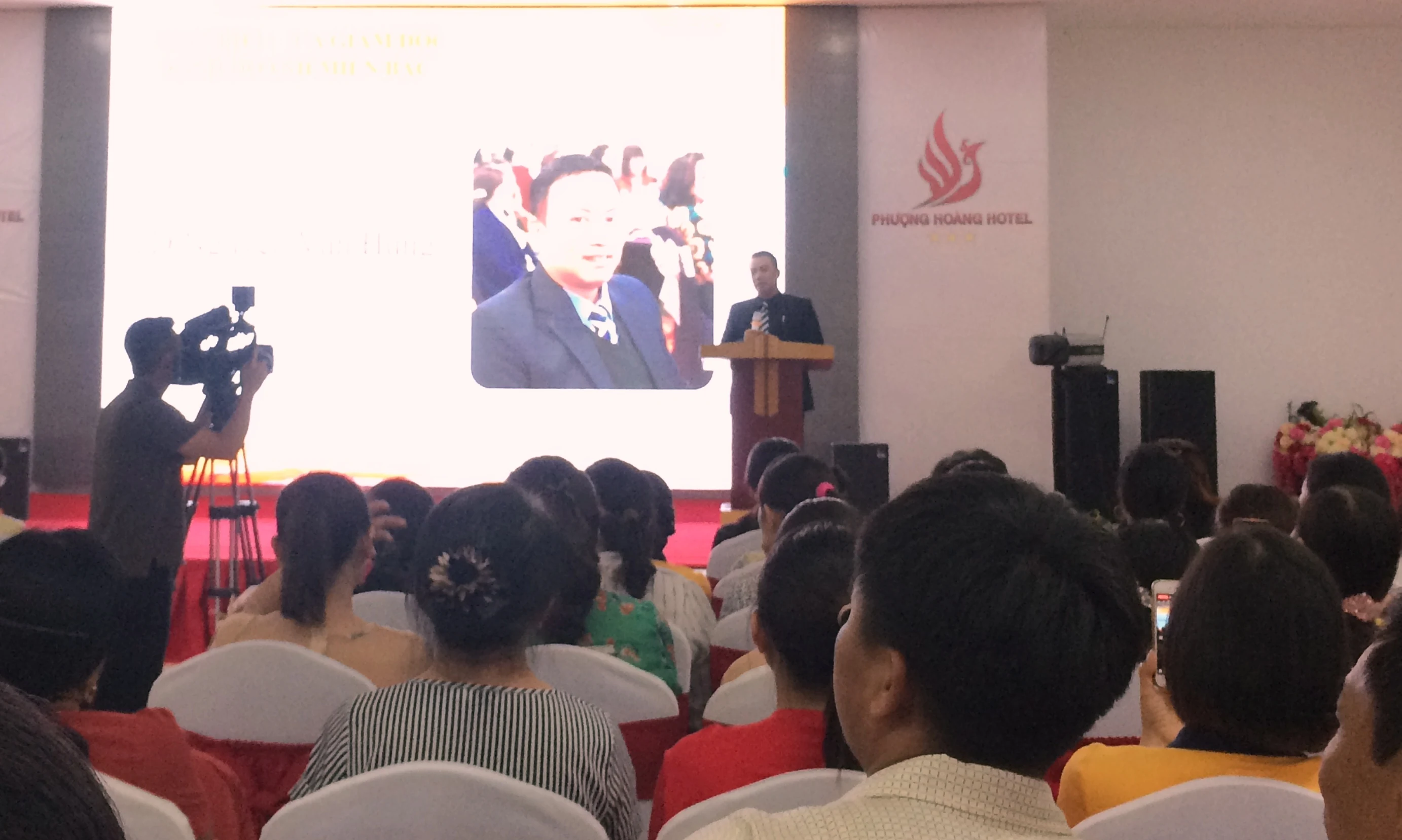 Sun Life Việt Nam chi trả quyền lợi bảo hiểm cho hai khách hàng tại Thanh Hóa