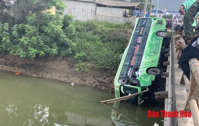 Danh tính những người tử vong và bị thương trong vụ tai nạn xe khách lao xuống sông tại Tĩnh Gia