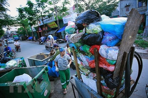 Triển lãm ảnh đầu tiên về rác thải nhựa “Hãy cứu biển” ở Việt Nam