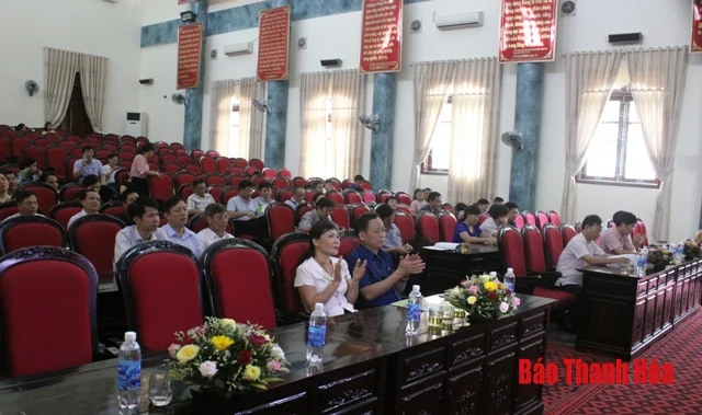 Huyện Hà Trung cung cấp thông tin về tình hình phát triển kinh tế - xã hội cho báo chí