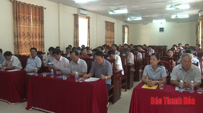 Trung tâm Bồi Dưỡng chính trị huyện Quan Sơn đón Bằng công nhận đạt chuẩn