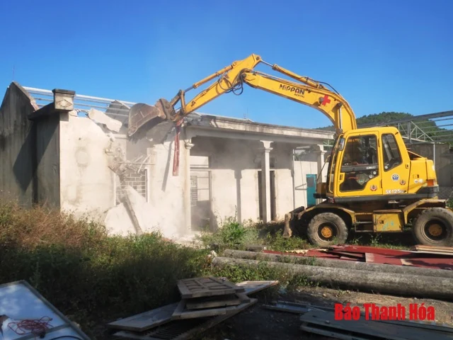 Huyện Tĩnh Gia tổ chức cưỡng chế, thu hồi đất thực hiện Dự án đầu tư thêm một đơn nguyên cầu vượt