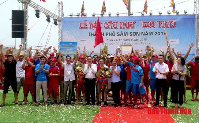 Đặc sắc Lễ hội cầu ngư – bơi chải TP Sầm Sơn năm 2019