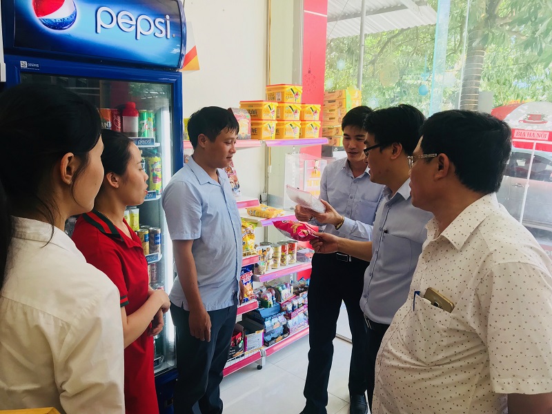 Kiểm tra công tác quản lý an toàn thực phẩm tại TP Sầm Sơn
