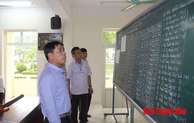 Phó Chủ tịch UBND tỉnh Phạm Đăng Quyền kiểm tra công tác chuẩn bị cho kỳ thi THPT quốc gia