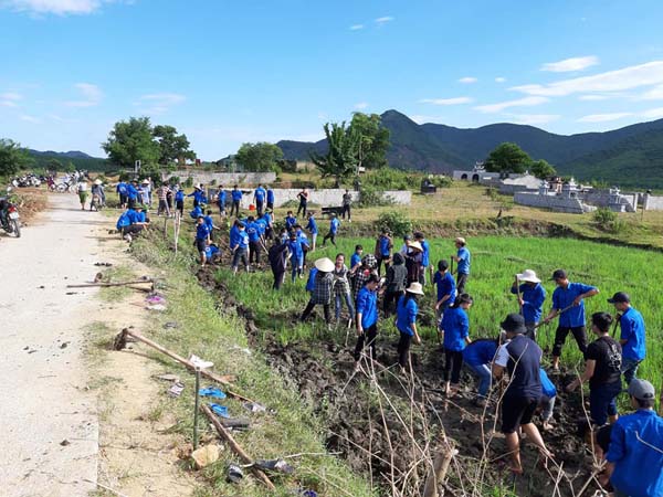 Huyện Như Thanh: Tổng kết chiến dịch “mùa hè xanh”, bàn giao công trình thanh niên