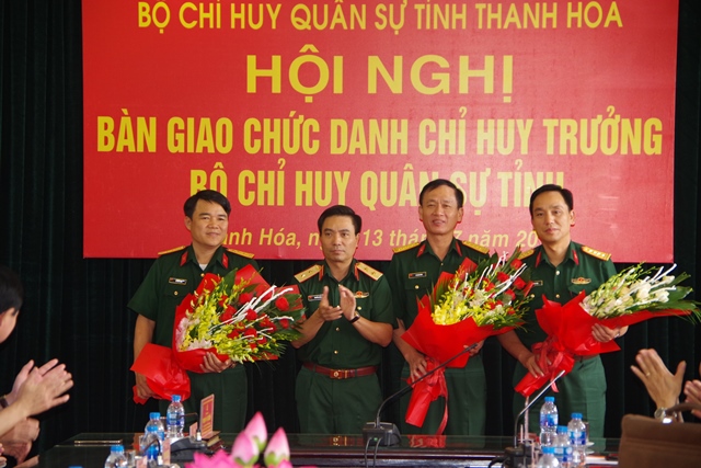 Bàn giao chức danh Chỉ huy trưởng Bộ CHQS tỉnh Thanh Hóa
