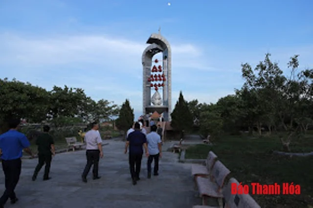 Đoàn đại biểu tỉnh Thanh Hóa viếng Đại tướng Võ Nguyên Giáp và các anh hùng liệt sĩ tại các nghĩa trang tỉnh Quảng Bình và Quảng Trị