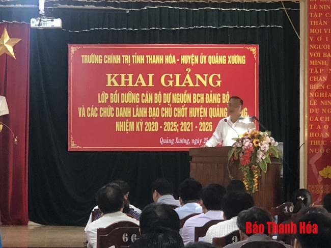 Huyện Quảng Xương: Khai giảng lớp bồi dưỡng cán bộ dự nguồn Ban Chấp hành Đảng bộ huyện