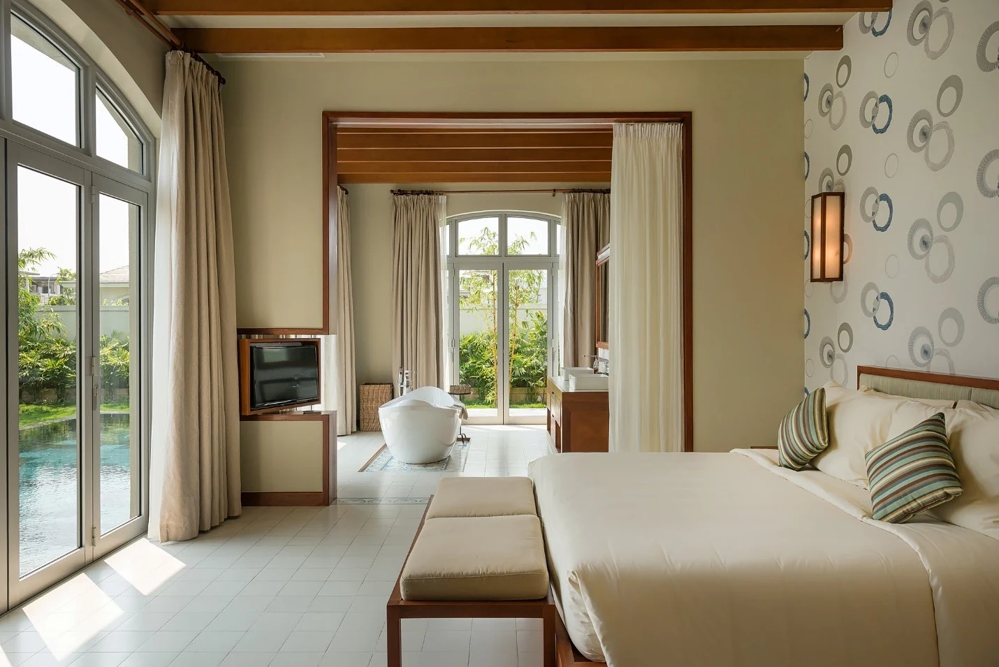 Ngẩn ngơ vẻ đẹp của các villa view biển Sầm Sơn