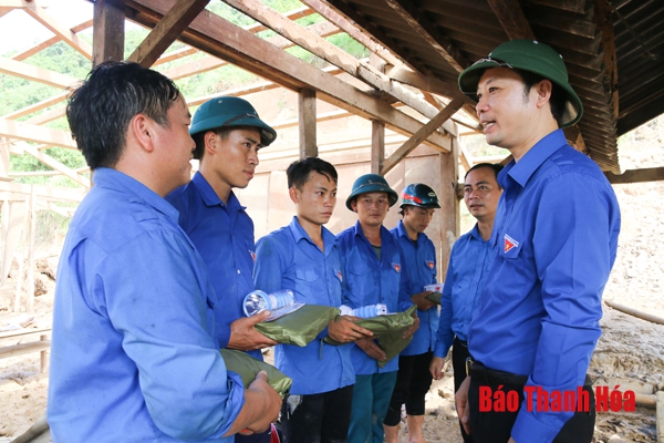 Trung ương Đoàn truy tặng huy hiệu “Tuổi trẻ dũng cảm” cho Trưởng công an xã Nhi Sơn