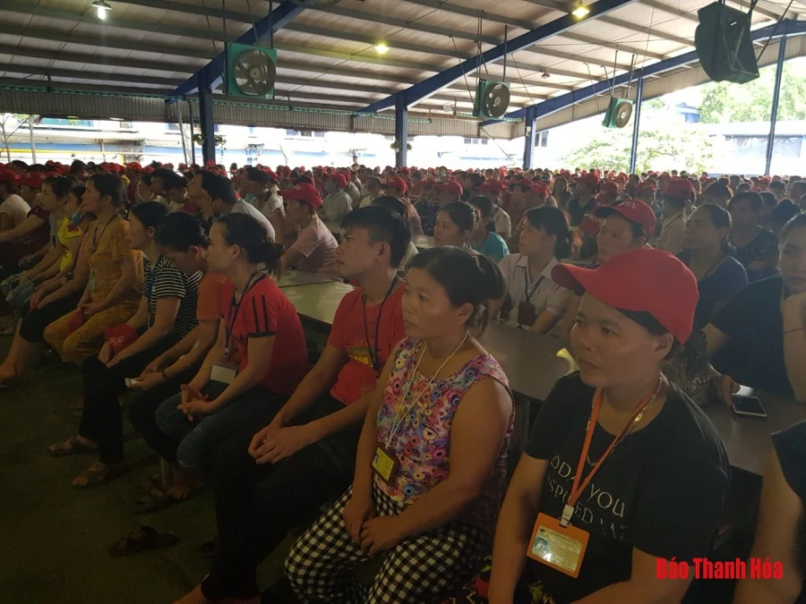 9.600 công nhân Công ty TNHH Giầy Sunjade Việt Nam được tuyên truyền pháp luật lao động
