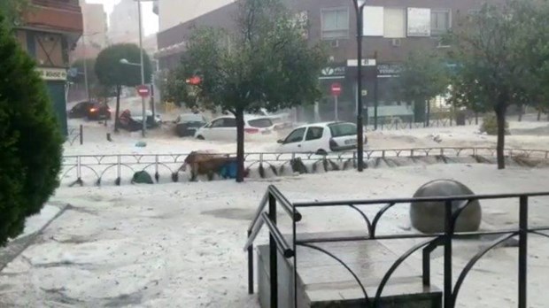 Tây Ban Nha: Giao thông tại thủ đô Madrid tê liệt do ngập lụt nặng
