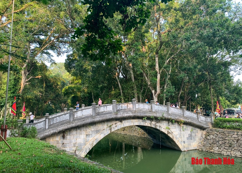 Về Lam Kinh một chiều thu
