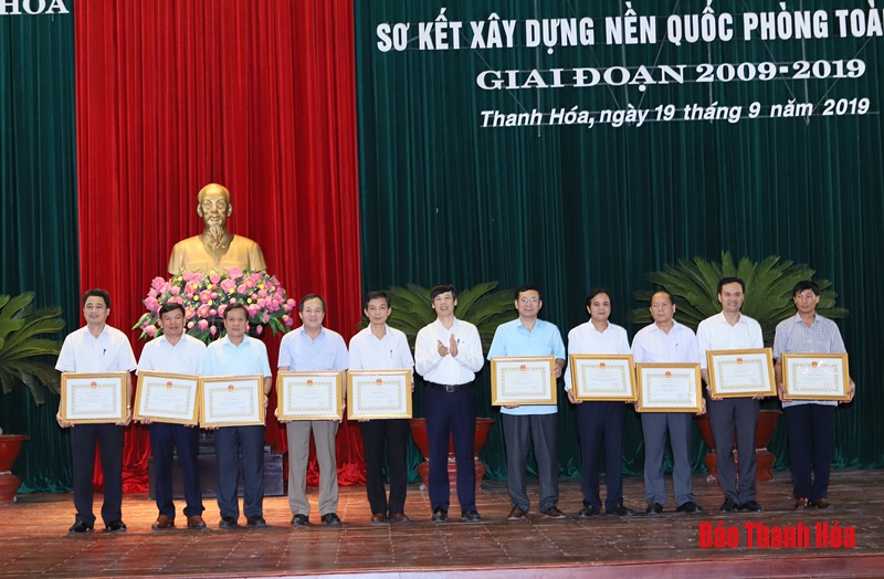 Tiếp tục xây dựng nền quốc phòng toàn dân vững chắc