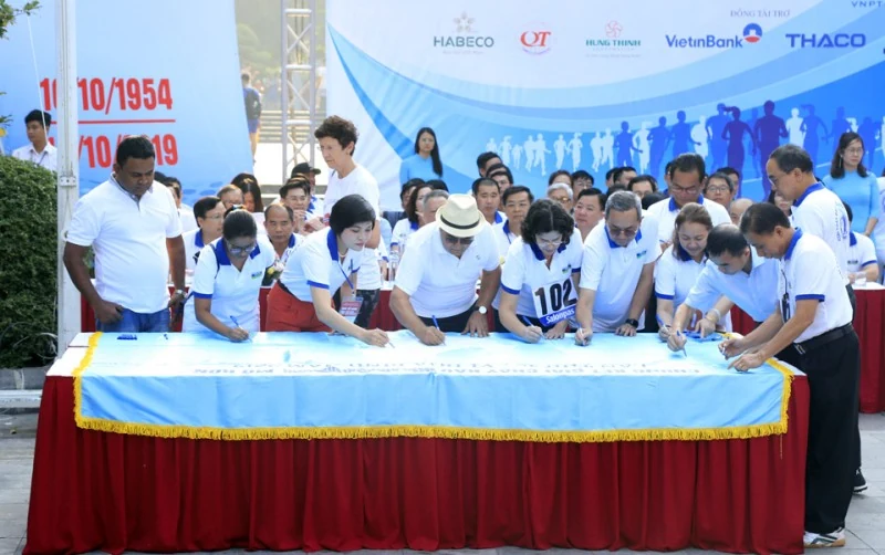 Giải chạy Báo HàNộiMới năm 2019: Thanh Hóa giành giải nhất đồng đội nam